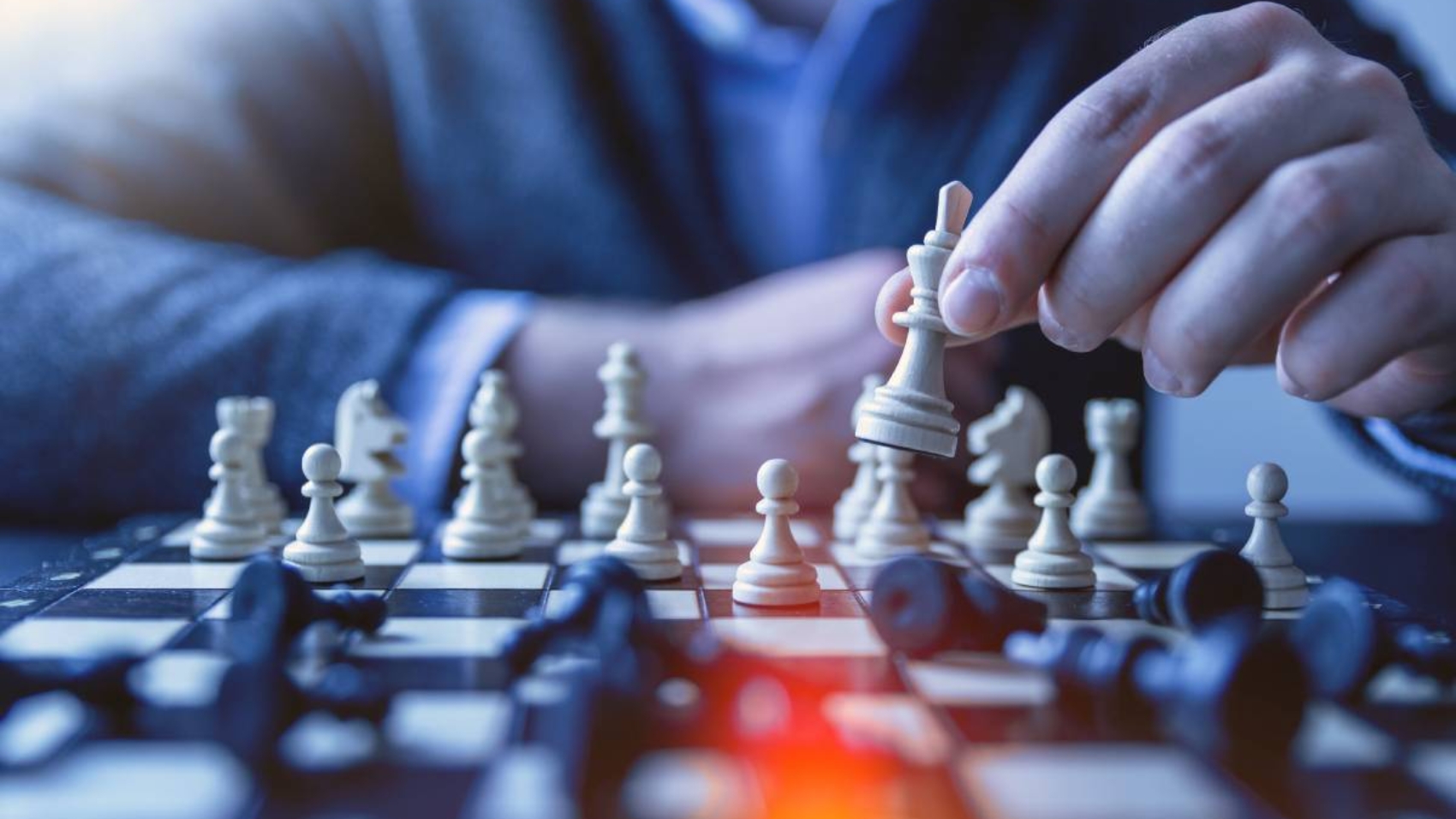 resilient company, company resilience, corporate resilience, crisis management, company resilience plan, zuzanapro, business strategy, business strategist, management consultant
